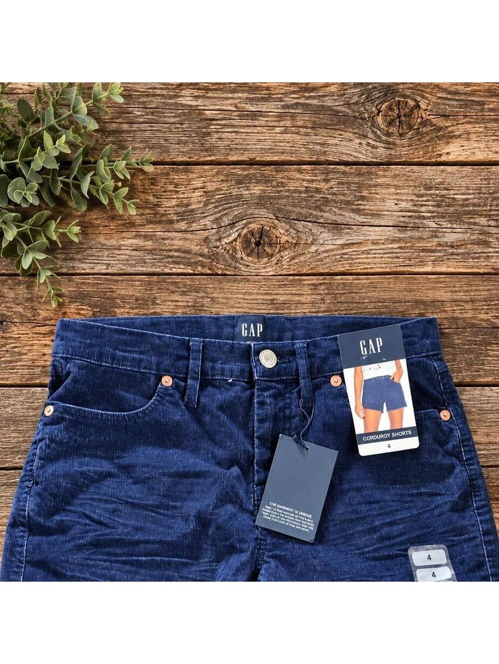 Gap Women's Navy and Blue Shorts